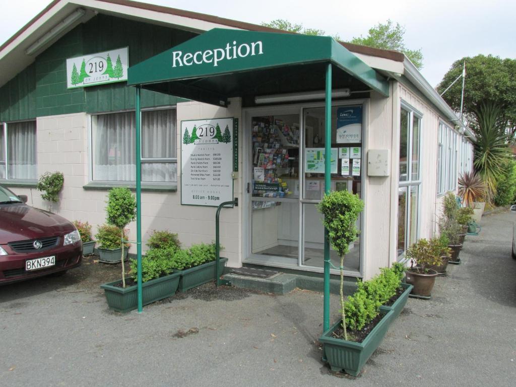 219 On Johns Motel & Holiday Park ไครสต์เชิร์ช ภายนอก รูปภาพ